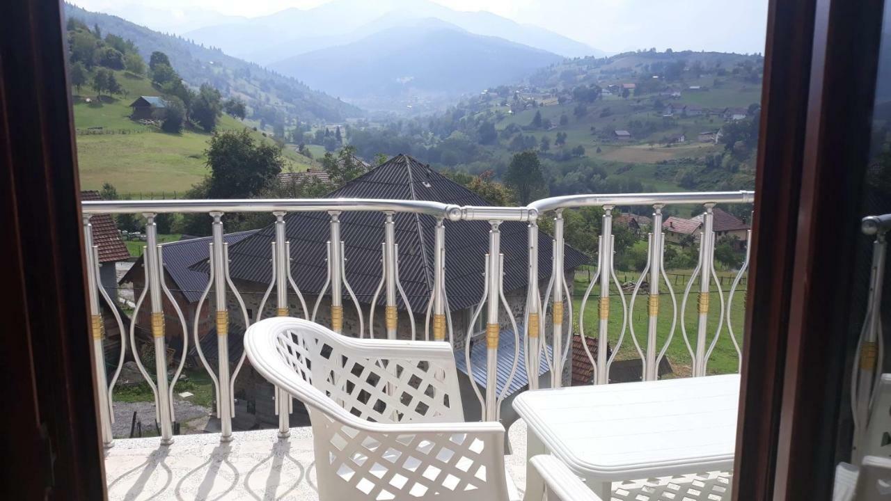 Apartment Little Village Plav Bagian luar foto