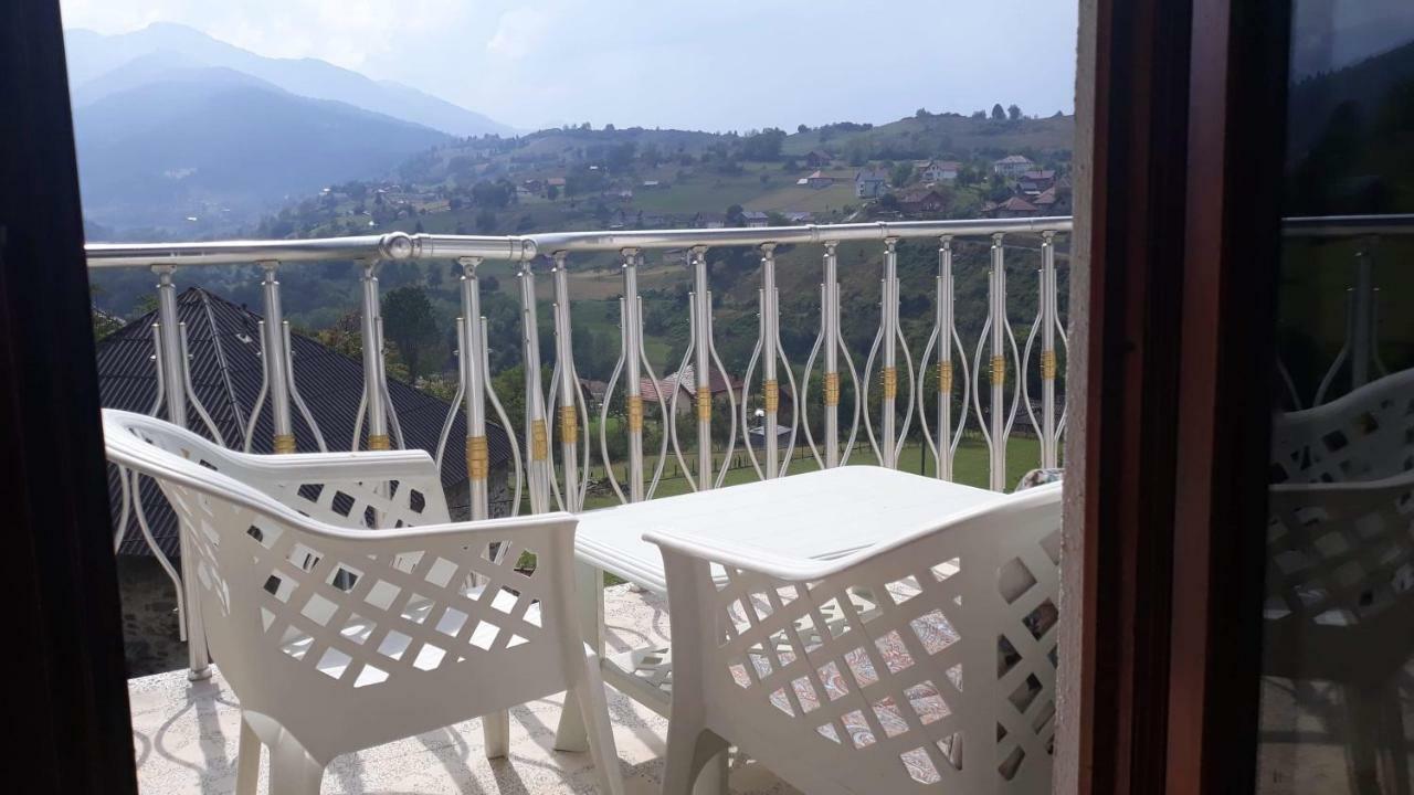 Apartment Little Village Plav Bagian luar foto